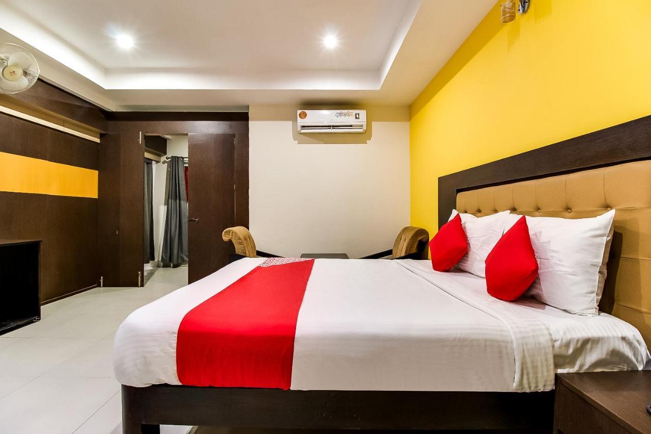 Oyo Flagship 9115 Hotel Udayee International Tirupati Luaran gambar