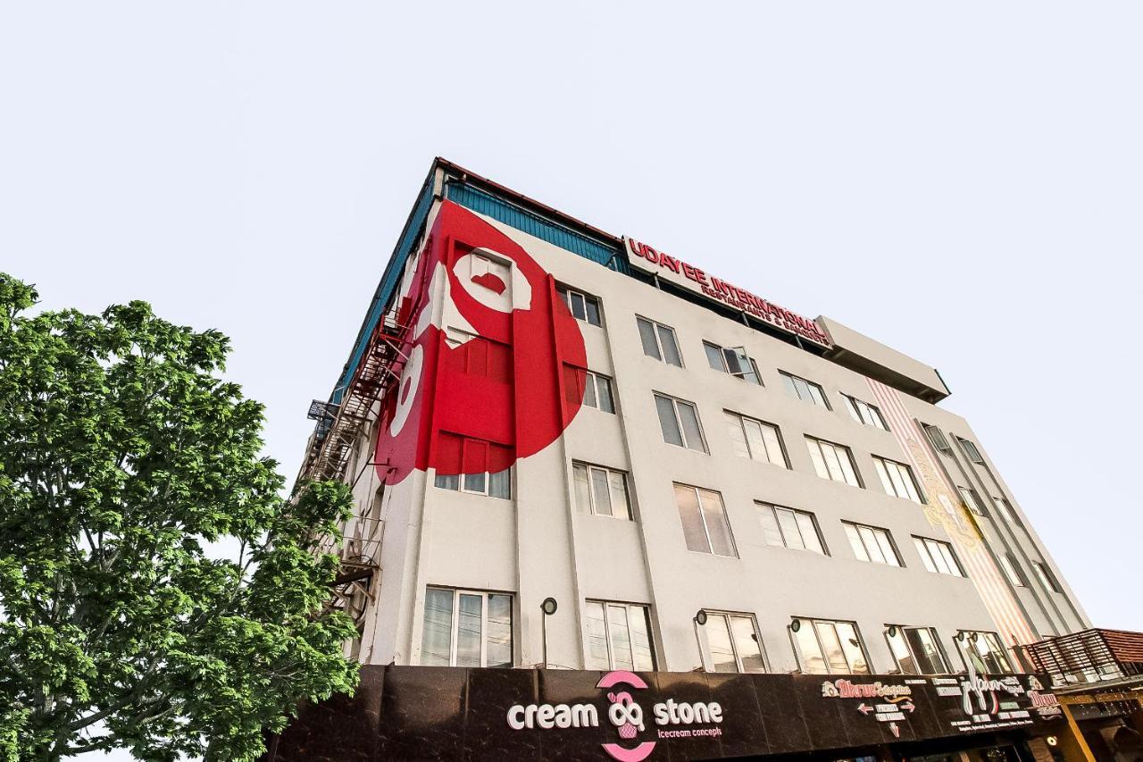 Oyo Flagship 9115 Hotel Udayee International Tirupati Luaran gambar