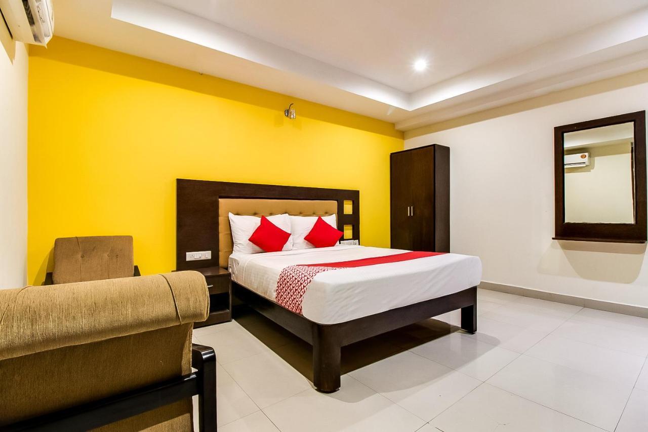 Oyo Flagship 9115 Hotel Udayee International Tirupati Luaran gambar